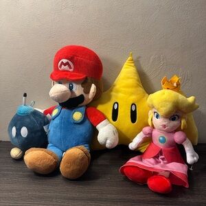 Super Mario Plush Set: Mario, Star, Bomb and Princess Peach